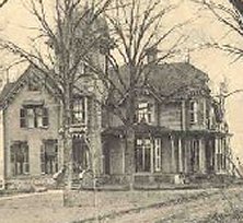 La cruz frente a la casa de Bennard